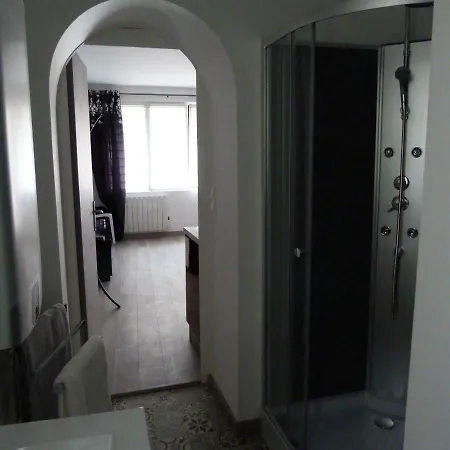 De L'etoile Du Nord Apartment